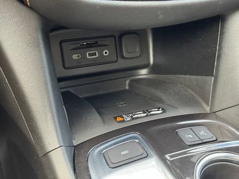 Certified 2022 Chevrolet Equinox Premier AWD/4WD image 20