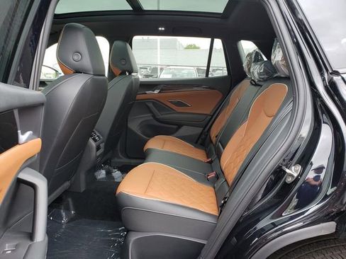 New 2026 Volkswagen Tiguan SEL R-Line AWD/4WD image 8