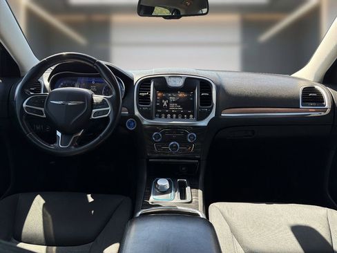 Used 2019 Chrysler 300 Touring w/ Sport Appearance Package RWD image 15