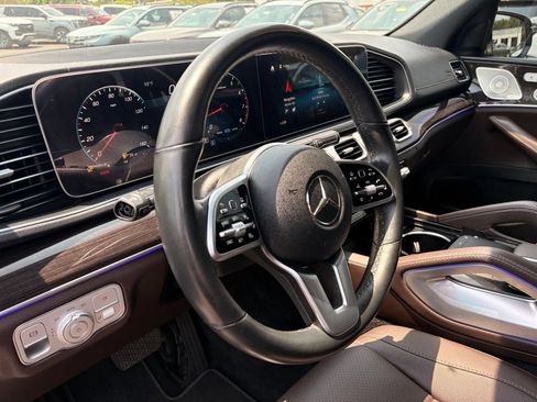Used 2022 Mercedes-Benz GLS 450 4MATIC image 10