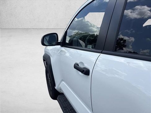 Used 2025 Toyota 4Runner SR5 AWD/4WD image 30