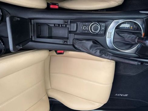 Used 2019 MAZDA MX-5 Miata RF Grand Touring w/ Interior Package image 78