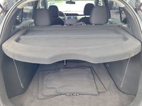 Used 2021 Nissan Kicks SV FWD image 9