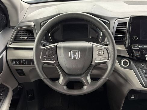 Certified 2024 Honda Odyssey EX image 17