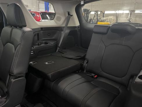 Certified 2023 Honda Pilot Touring image 16