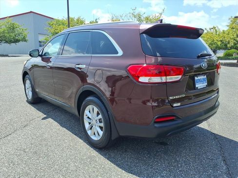 Used 2016 Kia Sorento AWD w/ LX Convenience Package image 12