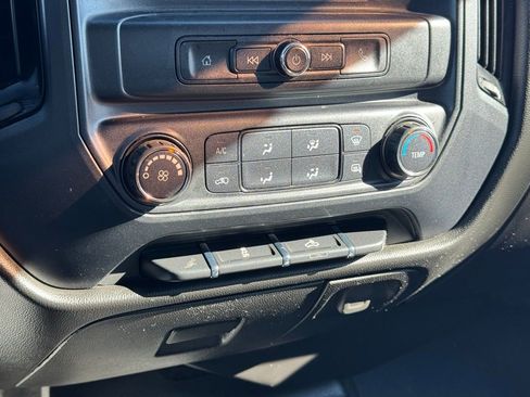 Used 2018 Chevrolet Silverado 1500 Custom w/ Trailering Package image 28