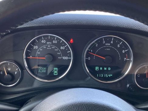 Used 2016 Jeep Wrangler Unlimited Sahara w/ Connectivity Group AWD/4WD image 36