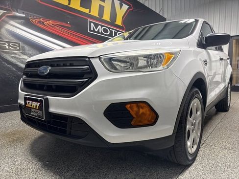 Used 2017 Ford Escape S image 2