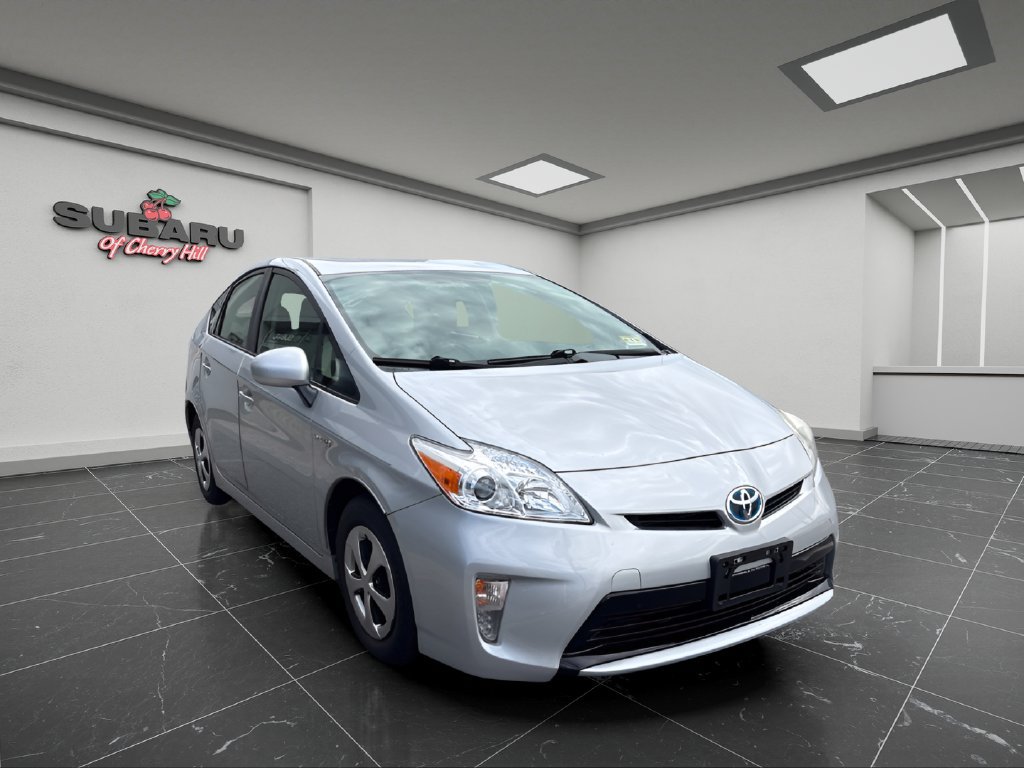 Used 2015 Toyota Prius Two FWD image 2
