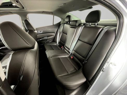 Used 2018 Acura TLX FWD image 20