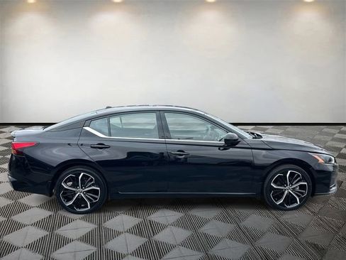 Used 2023 Nissan Altima 2.5 SR image 4