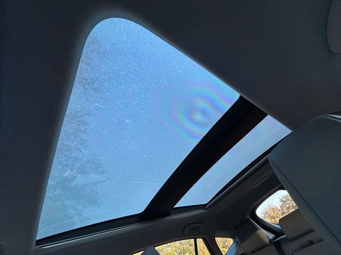 Certified 2024 Toyota Venza Limited image 28