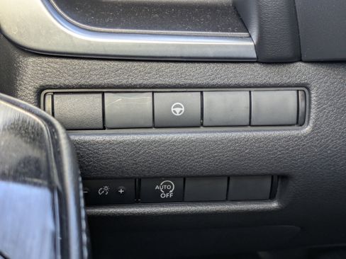 Used 2023 Nissan Rogue SV image 24