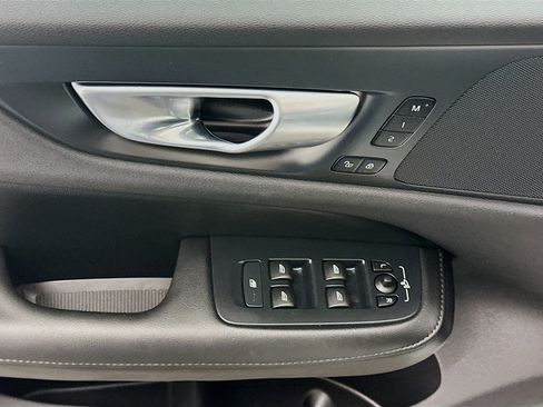 Used 2025 Volvo S60 B5 Core image 15