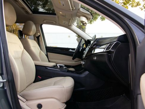 Used 2017 Mercedes-Benz GLS 450 4MATIC image 28