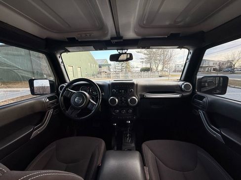 Used 2016 Jeep Wrangler Unlimited Sahara w/ Dual Top Group image 15