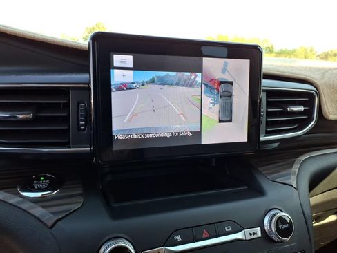 Used 2020 Ford Explorer Limited RWD image 14