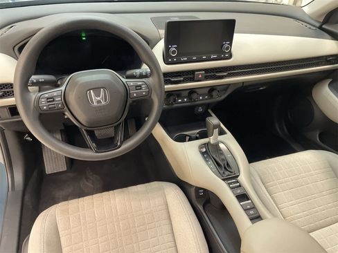 Certified 2025 Honda HR-V LX image 17