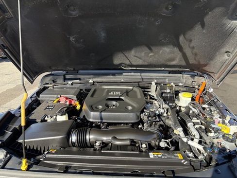 Used 2021 Jeep Wrangler Unlimited Sahara w/ Cold Weather Group image 13