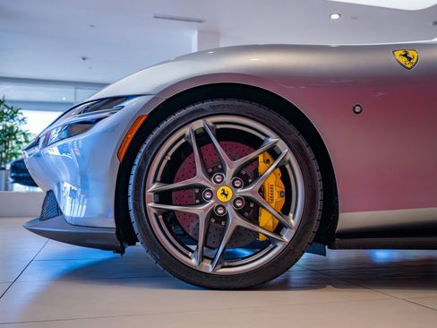 Certified 2022 Ferrari Roma image 3