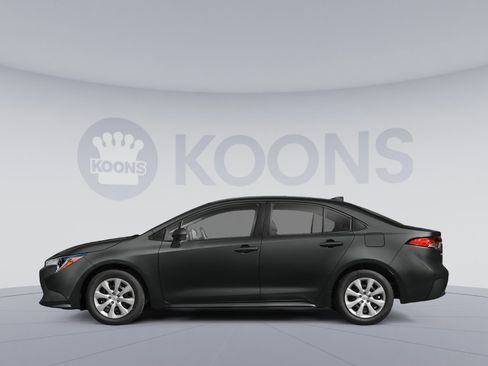 Used 2021 Toyota Corolla LE w/ LE Convenience Package image 4