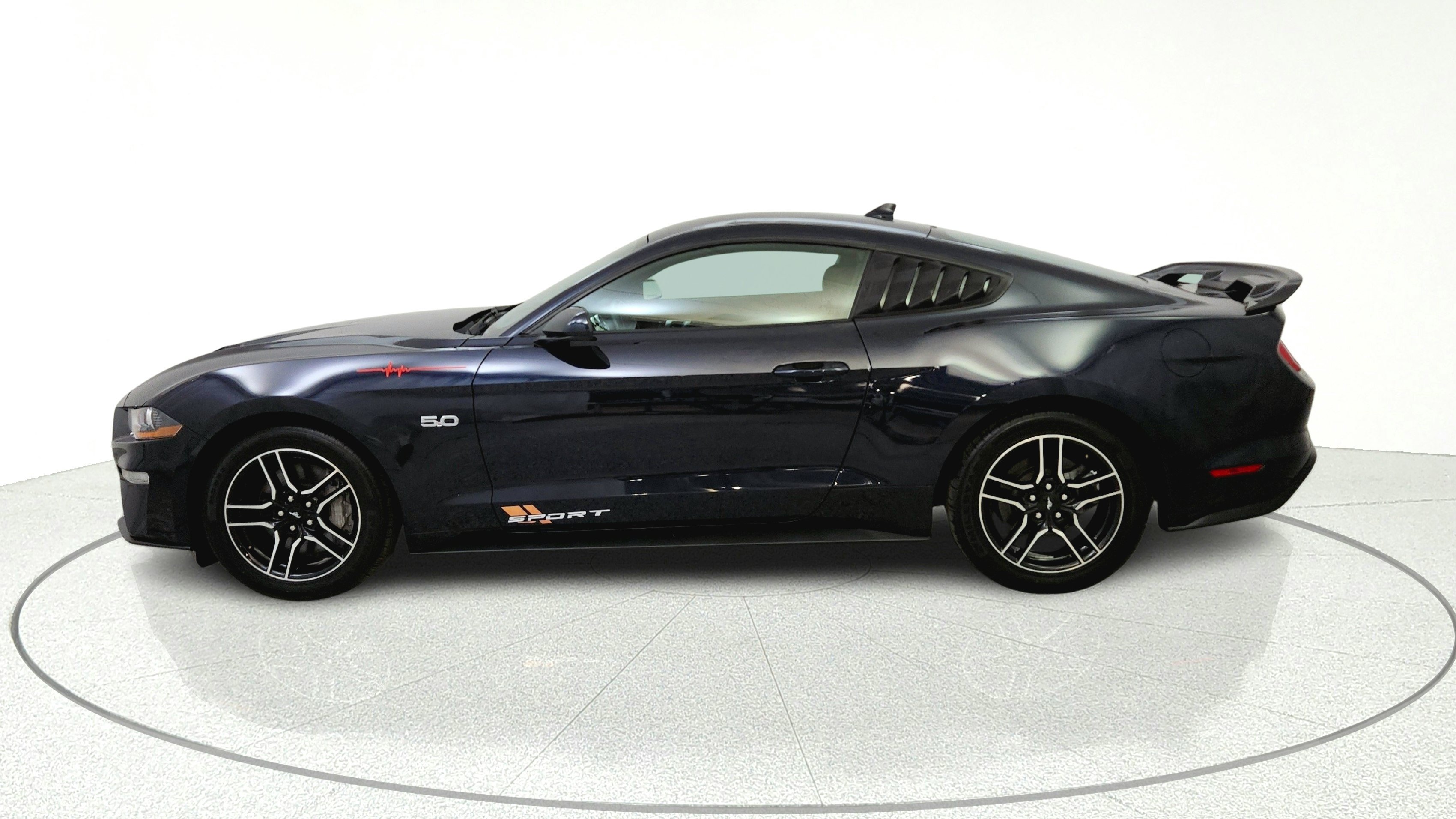 Used 2021 Ford Mustang GT RWD image 4