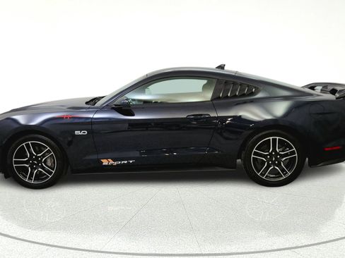 Used 2021 Ford Mustang GT RWD image 4