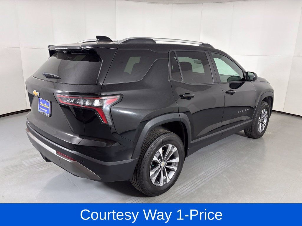 Used 2025 Chevrolet Equinox LT w/ Convenience Package II FWD image 11