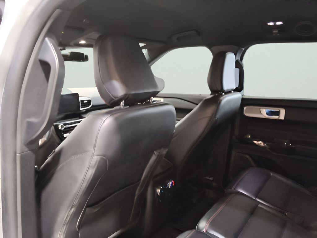 Used 2023 Ford Explorer ST-Line AWD/4WD image 17