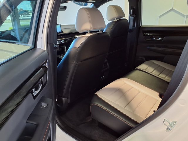 Used 2025 Honda CR-V Sport Touring image 18