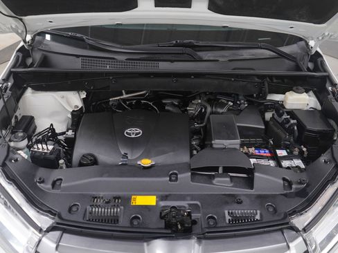 Used 2017 Toyota Highlander XLE image 34