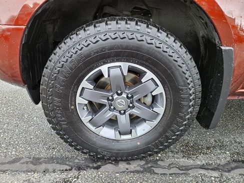 Used 2017 Nissan Frontier PRO-4X AWD/4WD image 8