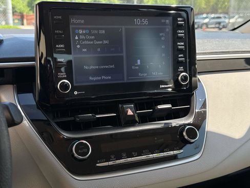 Used 2022 Toyota Corolla LE FWD image 3