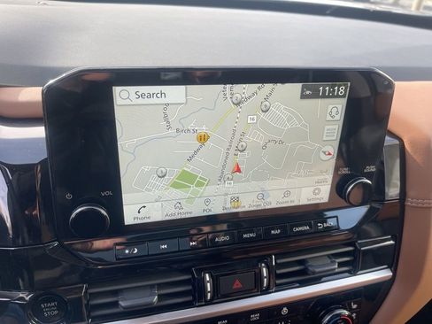 Used 2025 Nissan Pathfinder Platinum w/ Cargo Package image 17