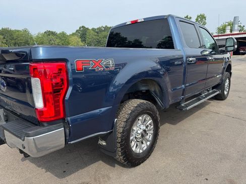 Used 2017 Ford F250 XLT w/ XLT Premium Package AWD/4WD image 11