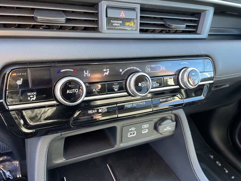 New 2025 Honda Pilot EX-L image 18