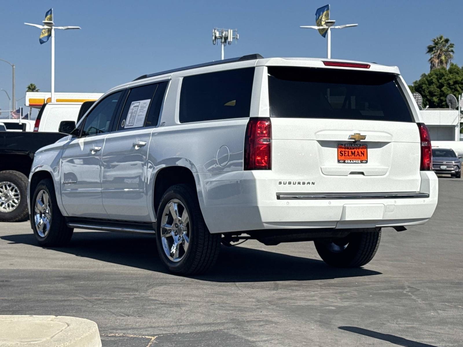 Used 2016 Chevrolet Suburban LTZ RWD image 5