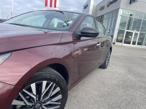 Used 2025 Nissan Altima 2.5 SV image 5