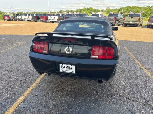 Used 2009 Ford Mustang GT Premium RWD image 4