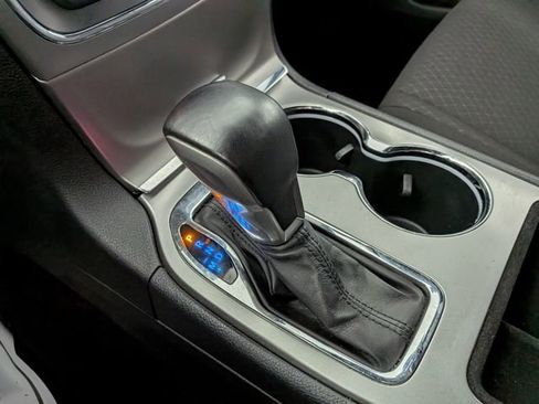 Used 2020 Jeep Grand Cherokee Laredo w/ Security & Convenience Group image 17