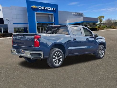 Used 2023 Chevrolet Silverado 1500 LT AWD/4WD image 27