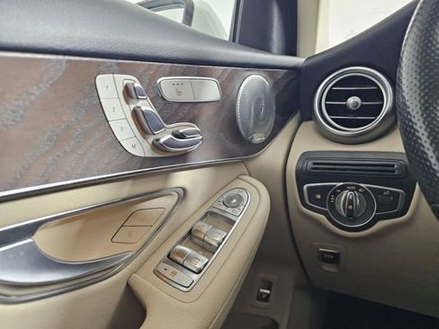 Used 2019 Mercedes-Benz GLC 300 GLC 300 image 36