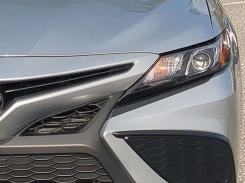 Used 2023 Toyota Camry SE image 18