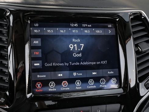 Used 2021 Jeep Cherokee Limited w/ Mopar Interior Package image 6