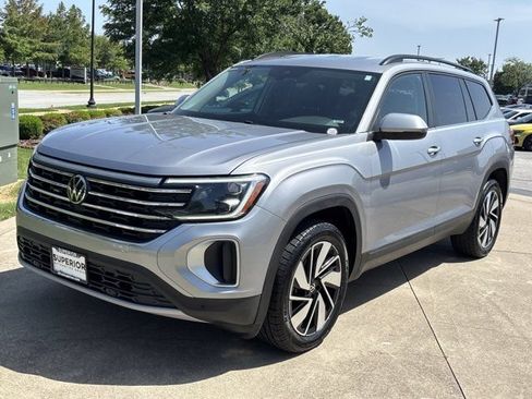 Used 2024 Volkswagen Atlas SE AWD/4WD image 13