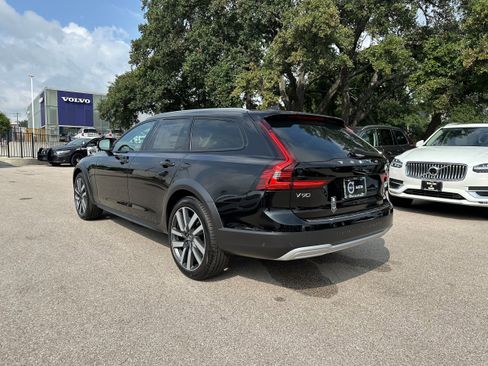 New 2025 Volvo V90 B6 Cross Country Plus w/ Protection Package Premier image 4