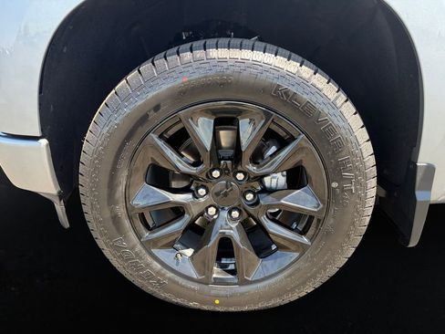 Certified 2023 Chevrolet Silverado 1500 Custom RWD image 9
