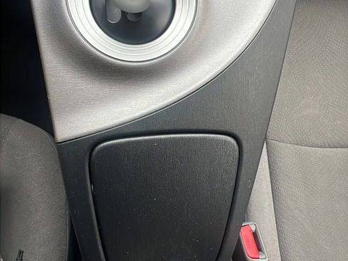 Used 2014 Toyota Prius One image 19