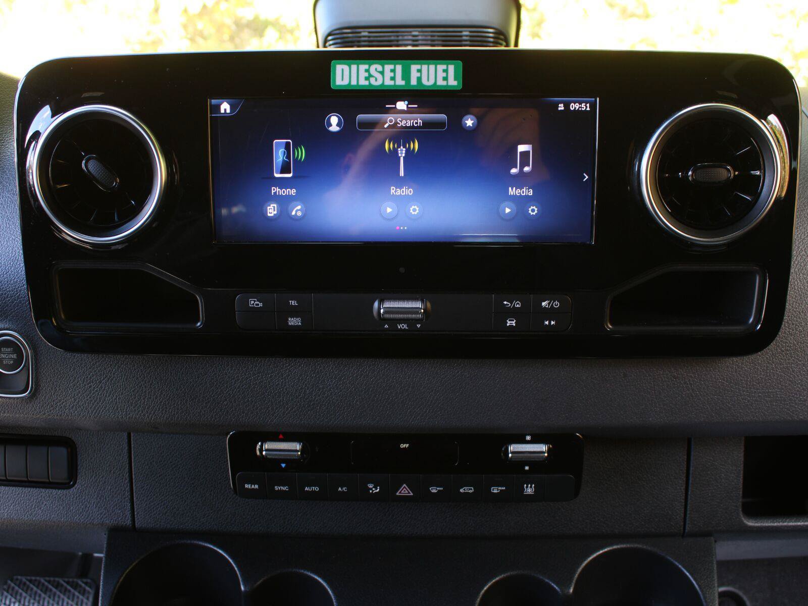Used 2025 Mercedes-Benz Sprinter 2500 image 19